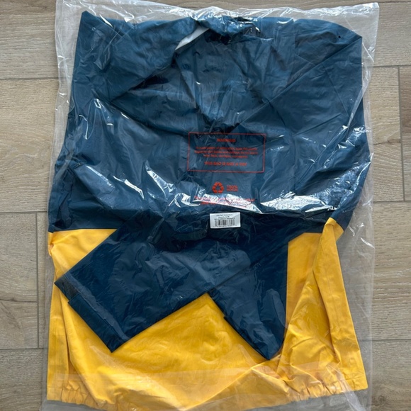 Cotopaxi Blue and Yellow Raincoat - Picture 4 of 4
